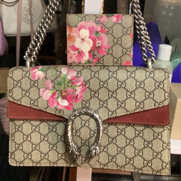 Gucci Handbags - Gucci Blooms, bundle wallet and bag 💼, you get both!